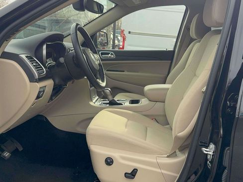 Used 2022 Jeep Grand Cherokee Laredo E w/ Security & Convenience Group image 14