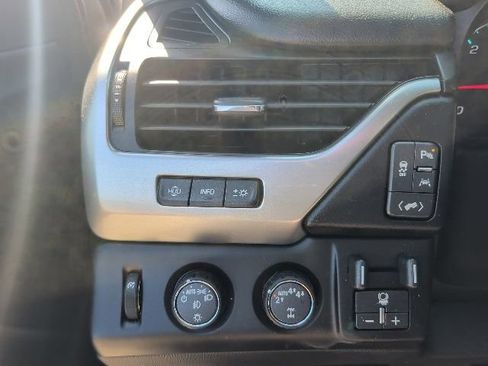 Used 2018 Chevrolet Tahoe Premier AWD/4WD image 17
