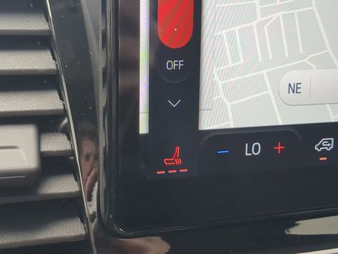 Used 2024 Ford Transit 350 XLT image 21