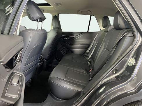 Used 2025 Subaru Outback Limited AWD/4WD image 12
