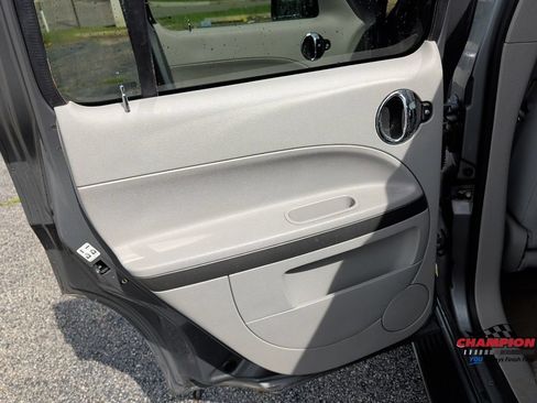 Used 2006 Chevrolet HHR LT FWD image 15