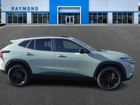 Certified 2025 Chevrolet Trax ACTIV w/ Driver Confidence Package image 2