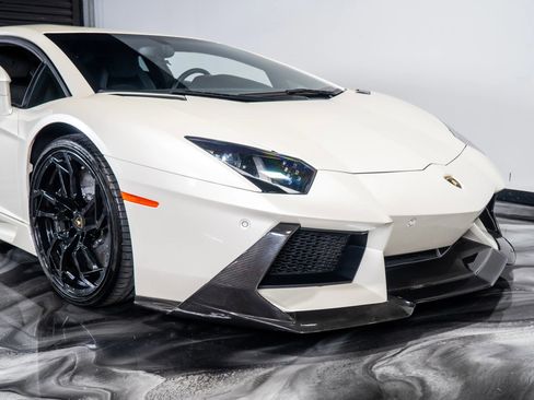 Used 2015 Lamborghini Aventador LP 700-4 image 5
