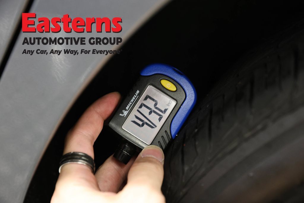 Used 2025 Volkswagen Jetta SE FWD image 25