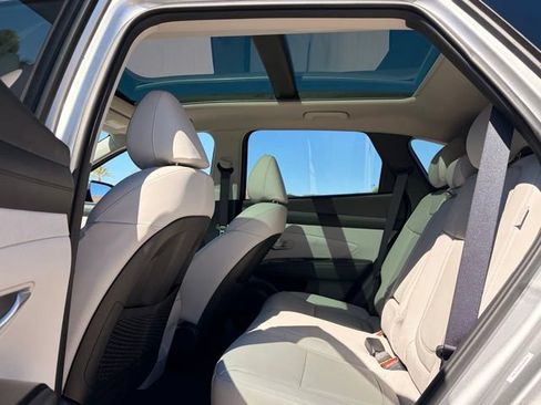 Used 2025 Hyundai Tucson Limited AWD/4WD image 48