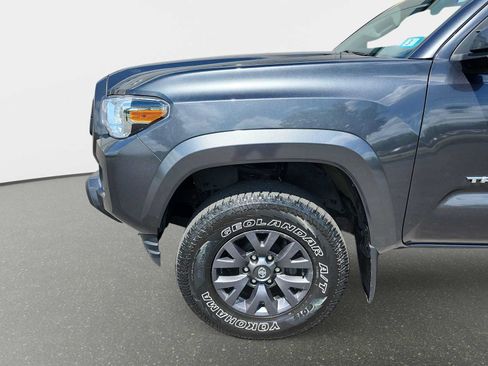 Used 2022 Toyota Tacoma SR5 AWD/4WD image 10