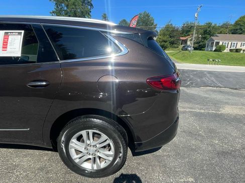 Used 2018 Buick Enclave Essence w/ Trailering Package AWD/4WD image 5