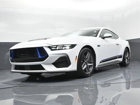 Certified 2025 Ford Mustang GT Premium RWD image 31