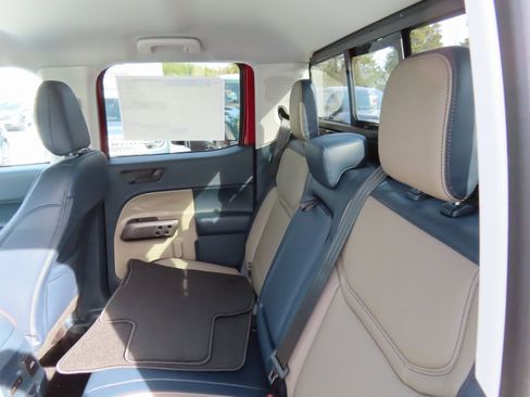 New 2026 Ford Maverick Lariat image 17