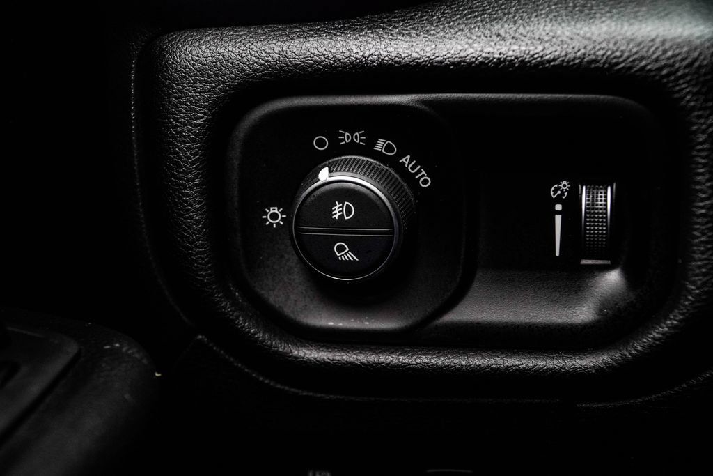 Used 2024 RAM 1500 Big Horn AWD/4WD image 31