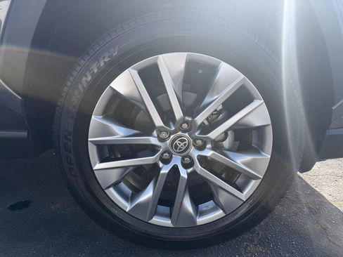 Used 2023 Toyota RAV4 XLE Premium FWD image 9