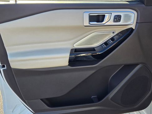 Used 2021 Ford Explorer Platinum w/ Equipment Group 601A image 25