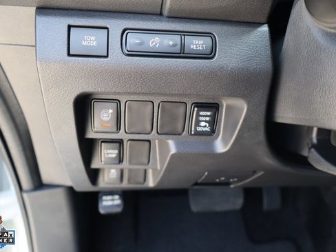 Used 2025 Nissan Frontier SV w/ SV Convenience Package RWD image 14