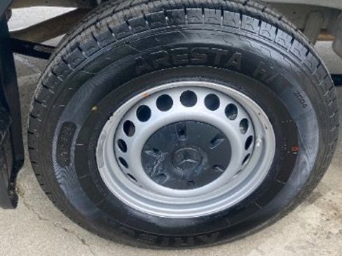 Used 2023 Mercedes-Benz Sprinter 2500 image 27