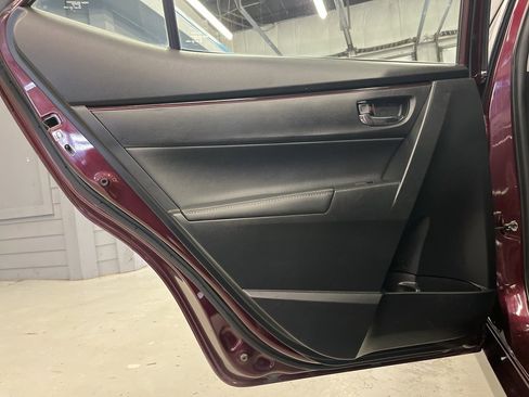 Used 2017 Toyota Corolla SE image 27