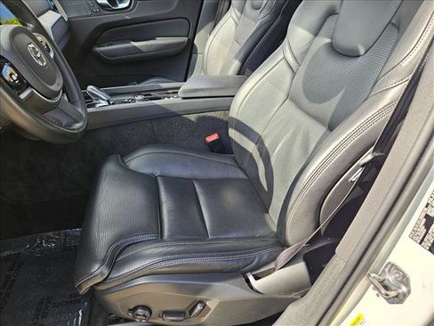 Used 2022 Volvo XC60 B5 Inscription w/ Protection Package Premier FWD image 16