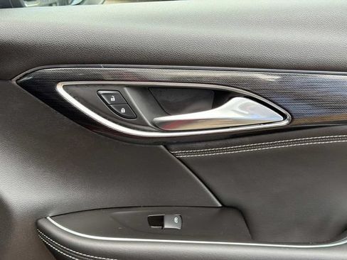 Used 2023 Buick Envision Essence FWD image 18
