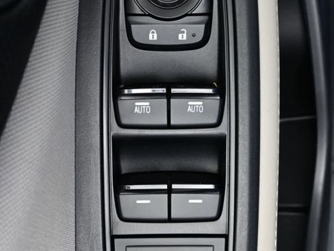 Used 2023 Subaru Forester Premium AWD/4WD image 6