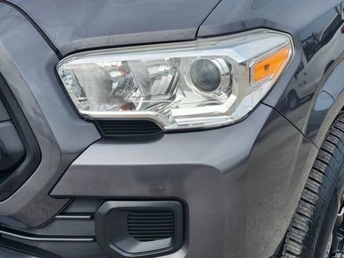 Used 2022 Toyota Tacoma SR AWD/4WD image 9
