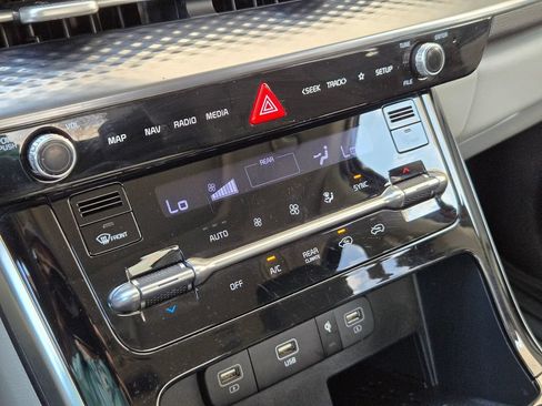 Used 2023 Kia Carnival SX Prestige FWD image 19