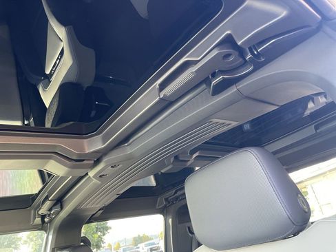 New 2026 GMC Hummer EV 4x4 Crew Cab image 18