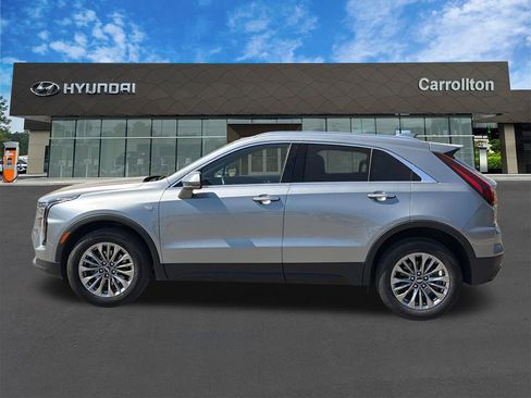 Used 2025 Cadillac XT4 Premium Luxury FWD image 8