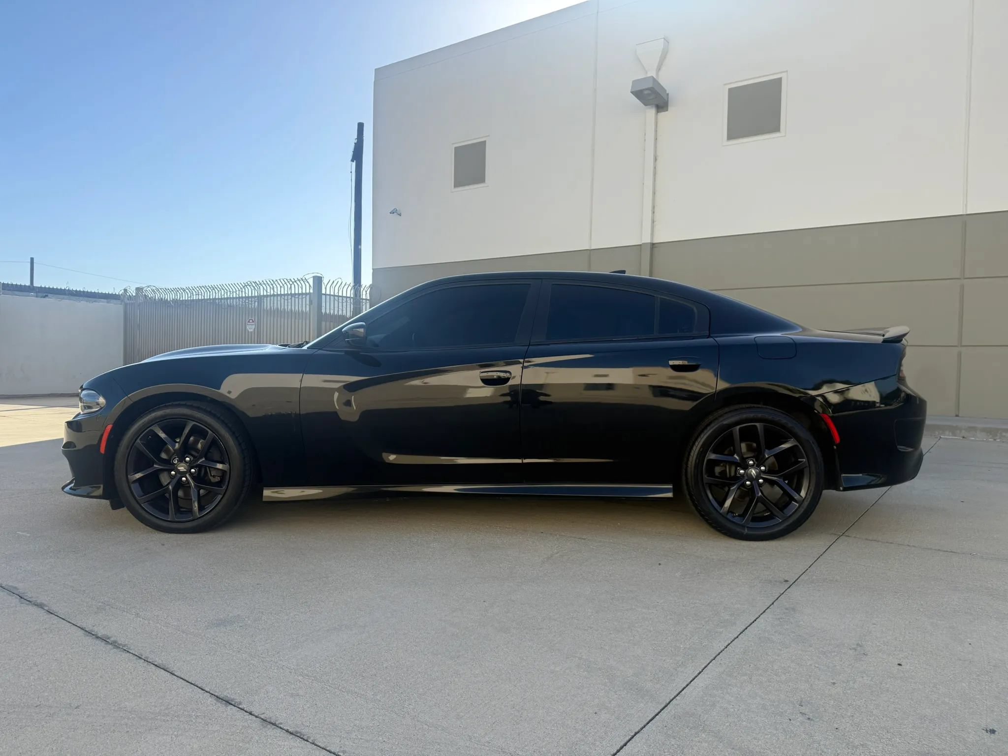 Used 2020 Dodge Charger R/T w/ Plus Group RWD image 2