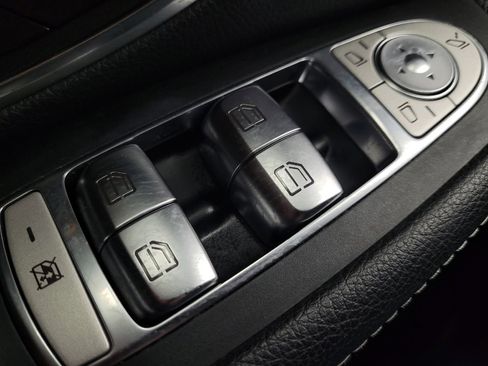 Used 2018 Mercedes-Benz C 300 Sedan image 27