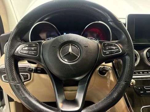 Used 2019 Mercedes-Benz GLC 300 image 15