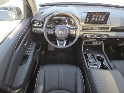 Used 2025 Honda Pilot Elite image 28