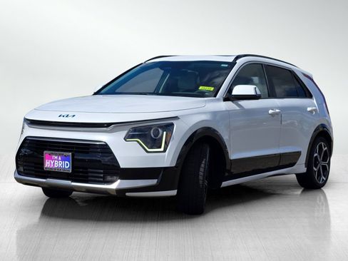 Used 2023 Kia Niro EX Touring FWD image 11