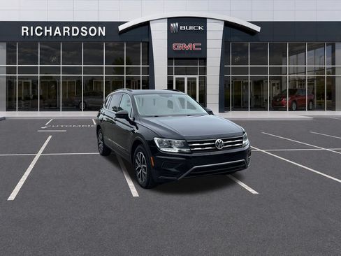 Used 2019 Volkswagen Tiguan SE w/ Panoramic Sunroof Package AWD/4WD image 8