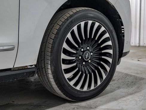 Used 2021 Lincoln Navigator L Black Label w/ Cargo Convenience Package image 67