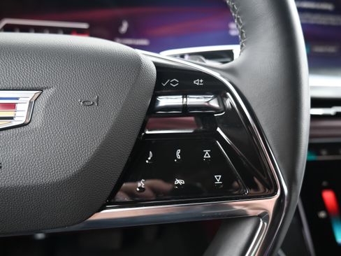 Used 2026 Cadillac Escalade Luxury w/ LPO, Floor Liner Package AWD/4WD image 19