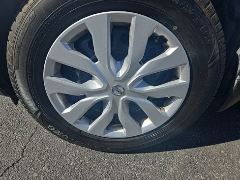 Used 2016 Nissan Rogue S w/ Appearance Package AWD/4WD image 37
