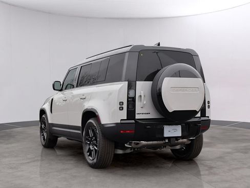 Used 2026 Land Rover Defender 110 S AWD/4WD image 7