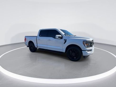 Used 2022 Ford F150 Lariat image 2