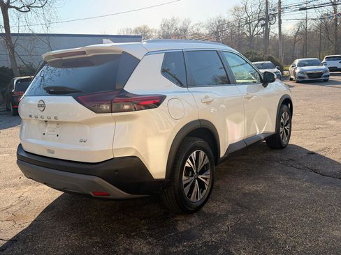 Used 2022 Nissan Rogue SV w/ SV Premium Package image 7