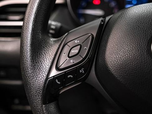 Used 2020 Toyota C-HR LE FWD image 16