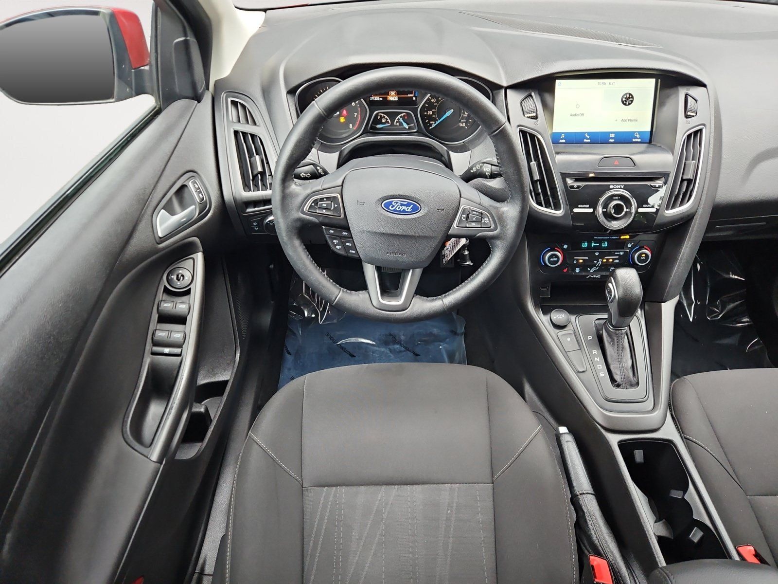 Used 2018 Ford Focus SEL w/ Cold Weather Package FWD image 10