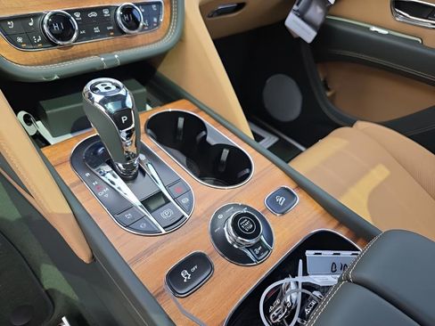 New 2025 Bentley Bentayga image 26