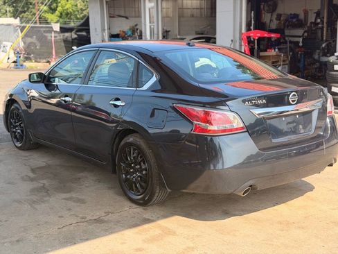 Used 2015 Nissan Altima 2.5 S w/ Power Driver Seat Package FWD image 5