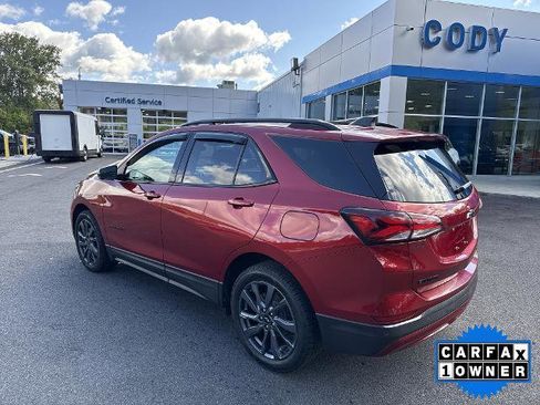 Certified 2022 Chevrolet Equinox RS w/ Infotainment Package image 3
