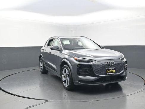 Used 2025 Audi Q6 e-tron Premium Plus w/ Premium Plus AWD/4WD image 3