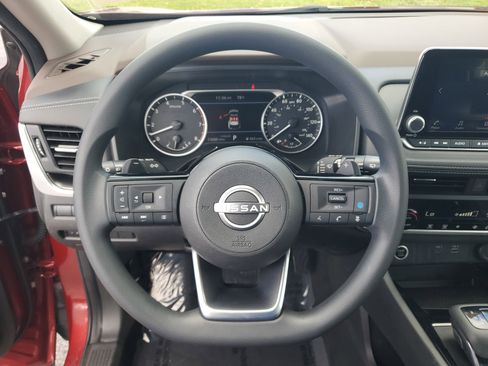 Certified 2023 Nissan Rogue SV FWD image 16