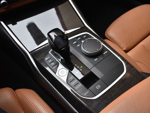 Used 2021 BMW 330i w/ M Sport Package image 39