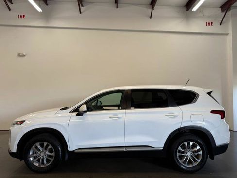 Used 2019 Hyundai Santa Fe SE image 3