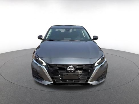 Used 2025 Nissan Altima 2.5 SV FWD image 5