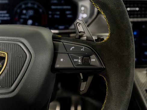 Used 2023 Lamborghini Urus Performante image 45