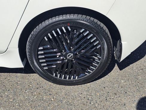Certified 2024 Nissan Leaf SV Plus FWD image 9